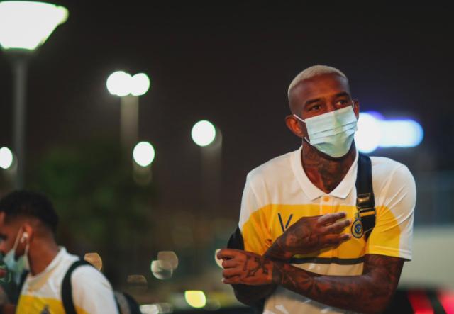 国足还有20天就要踢沙特 看看人家的首都德比氛围